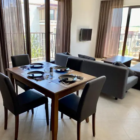 Life Private Apartman *